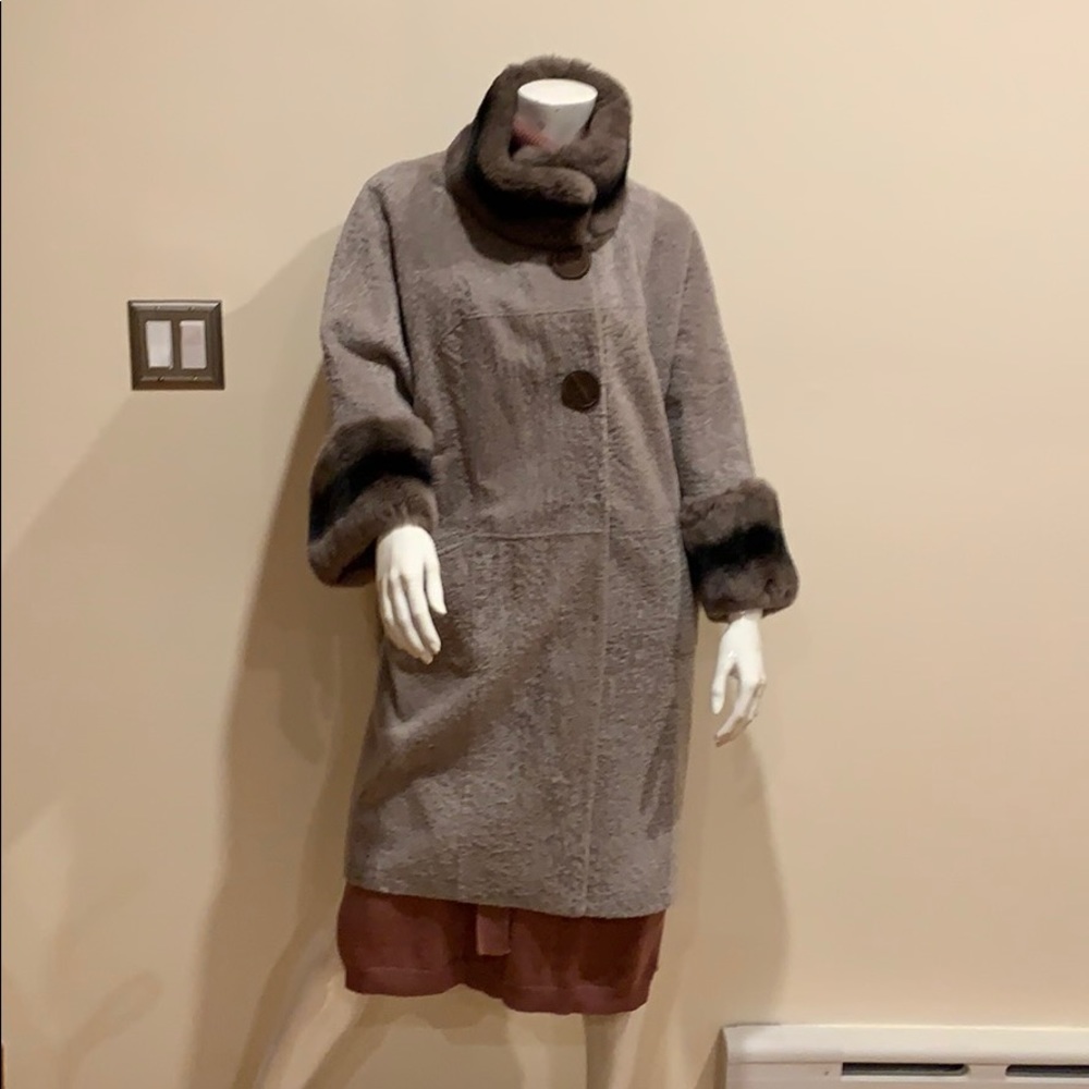 Women reversible coat.